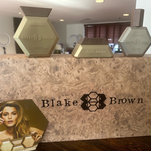 Blake Brown Hair Care Set - Picture 3 of 3